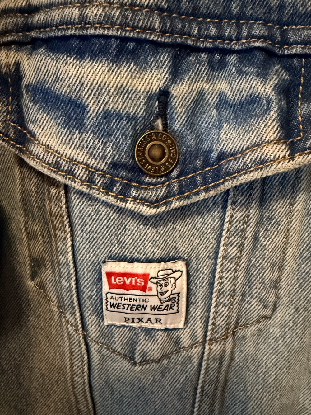 ‼️Limited Edition‼️ Levi’s X Toy Story Type III Trucker Jacket NWT!! - Picture 3 of 16